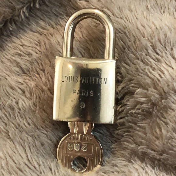 Vintage LV Louis Vuitton Padlock Lock & Key 206 - Picture 9 of 13